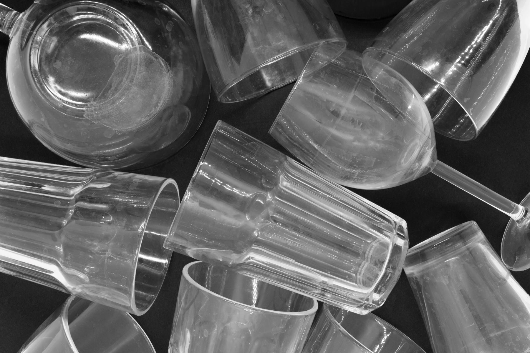 how-to-remove-mineral-deposits-from-glass-1706359865