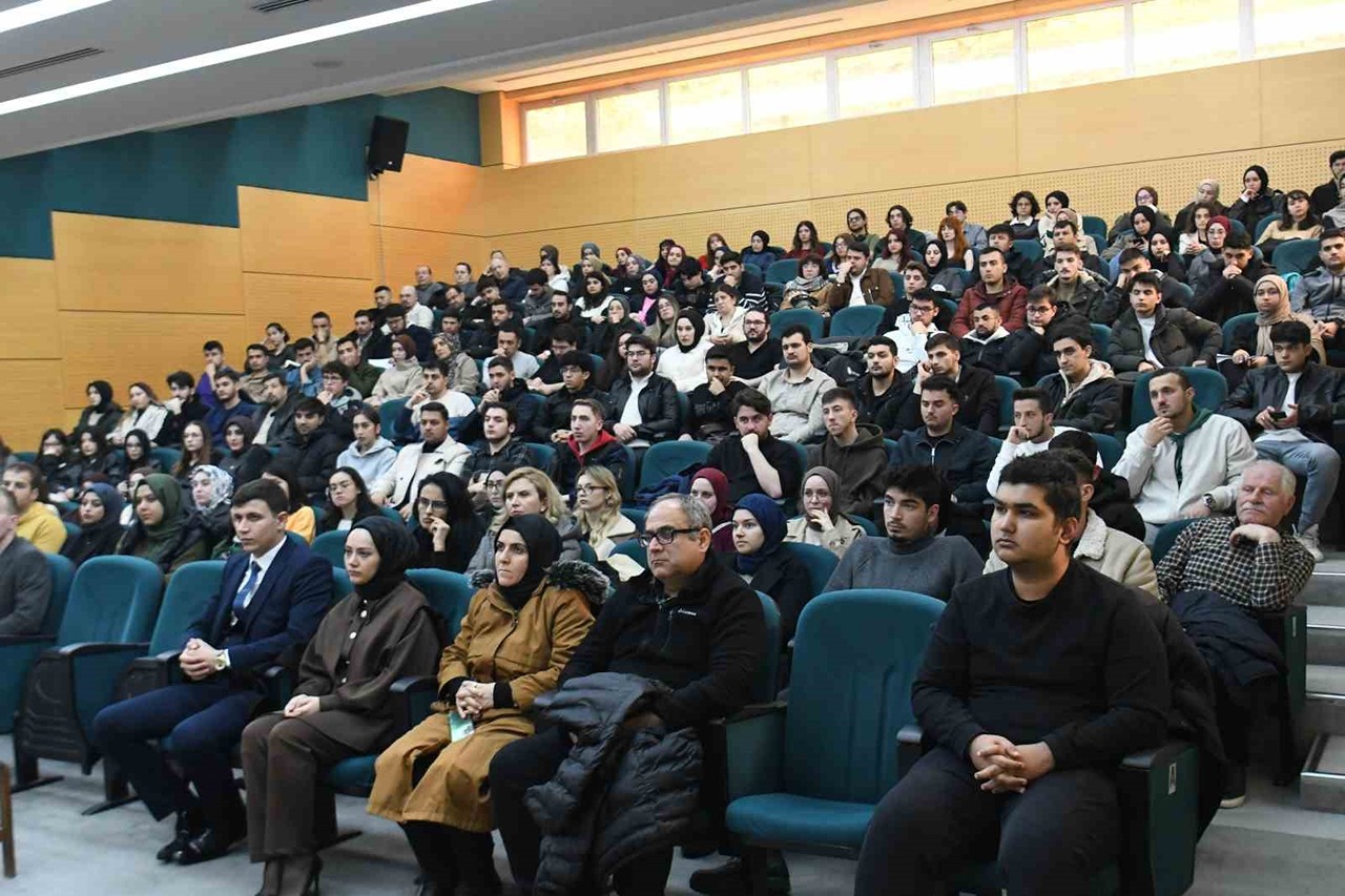 sakarya-universitesi-tarih-sempozyumu-1280x853