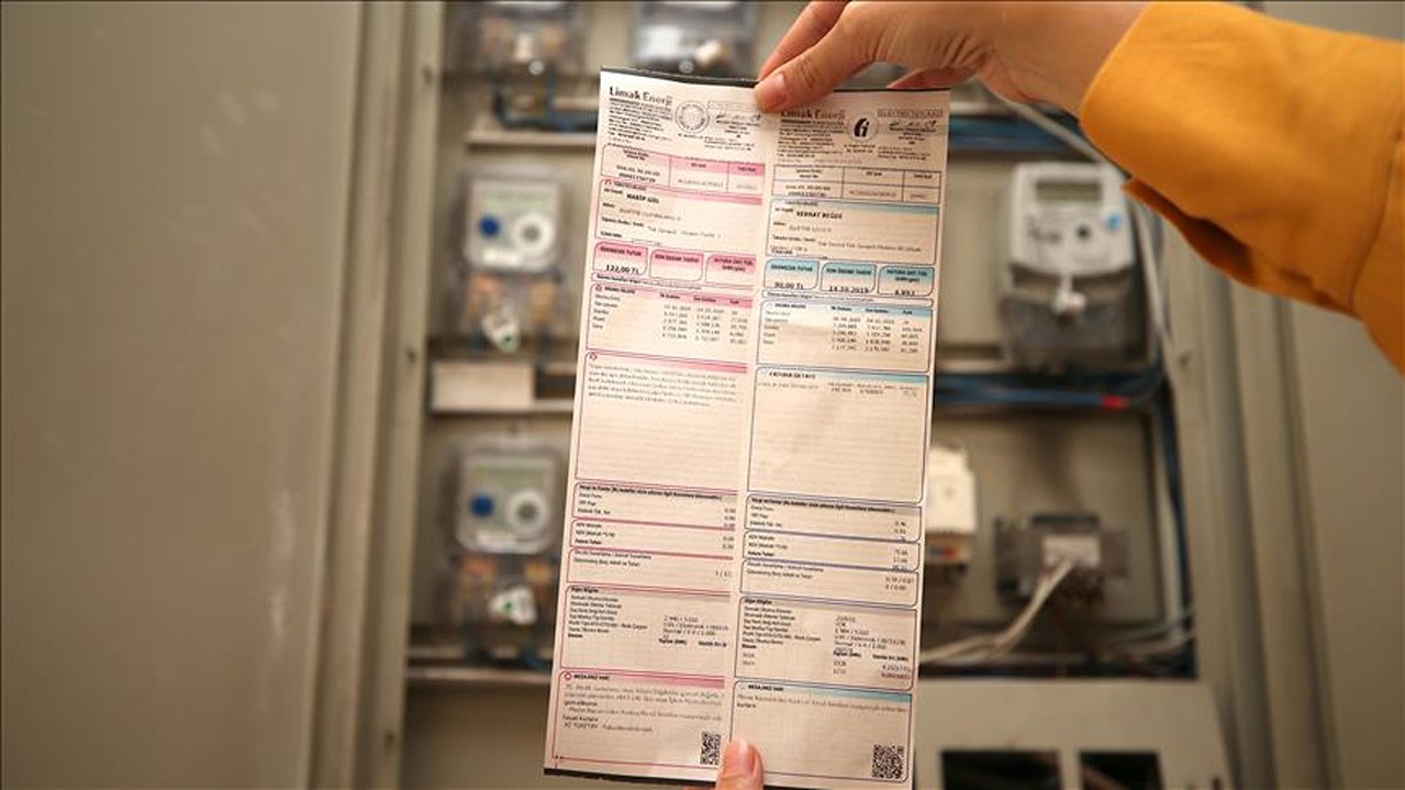 milletvekili-canli-yayinda-tek-tek-anlatti-elektrige-zam-1280x719.jpg