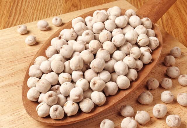 white-roasted-chickpeas-turkish-beyaz-leblebi-2.jpg