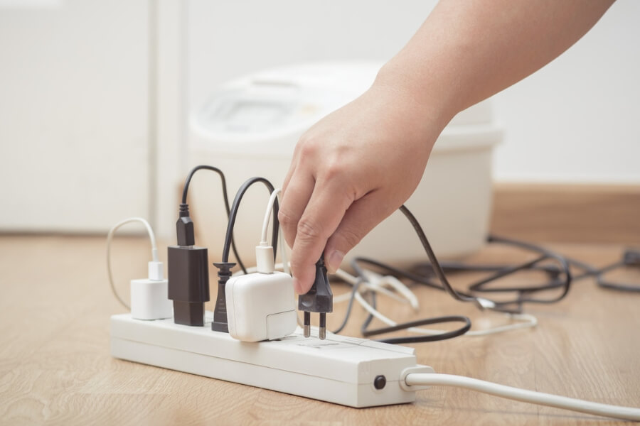 abu-dhabi-travel-planner-power-sockets-freepik.jpg