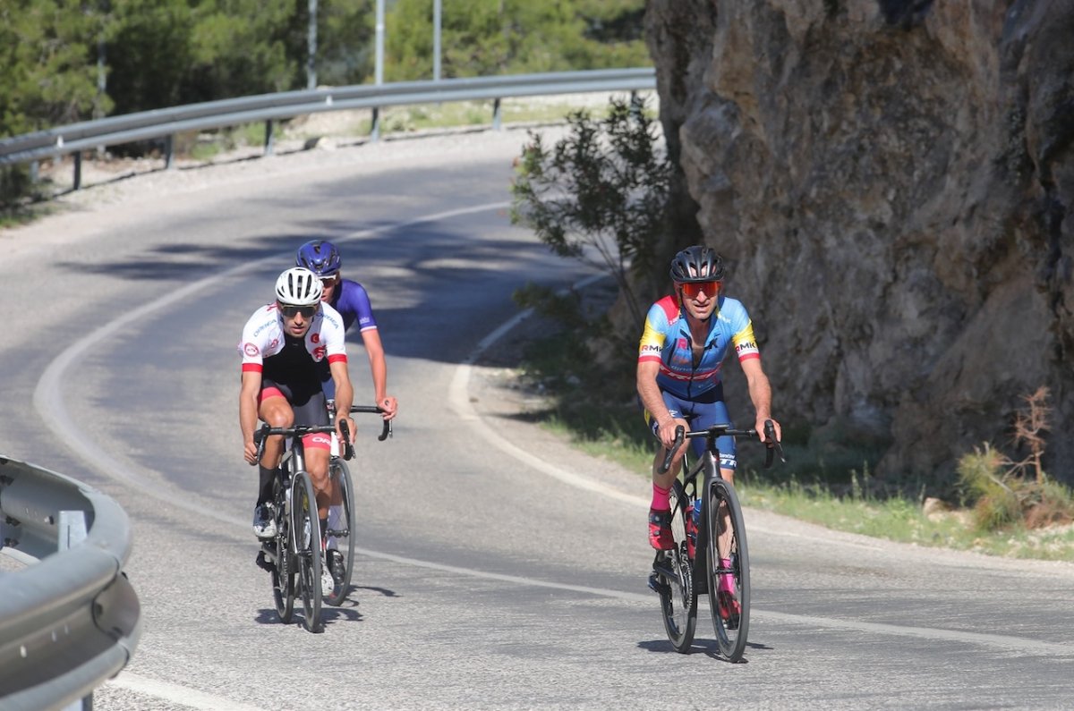 akra-gran-fondoda-pedallar-dostluk-icin-dondu-9-002.jpg