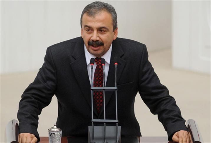 sirri-sureyya-onder-kimdir.jpg