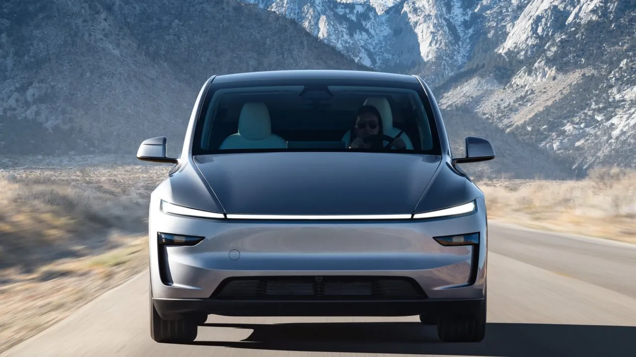 tesla-model-y-juniper-standard-range-563804-1280-4-jpg.webp