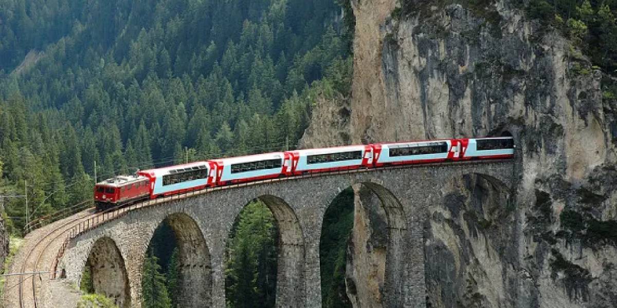 100-gunde-3-kita-gezdiren-tren-1.jpg