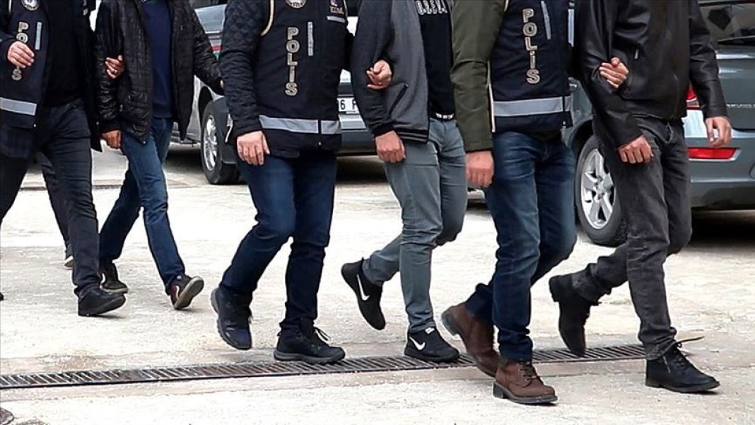 hain-fetonun-gizli-yapilanmasi-cokertildi-bakin-bu-yontemle-finansman-sagliyorlarmis-1-002.jpg