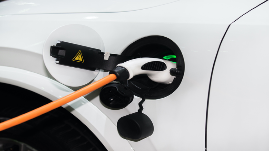 plug-in-hibrit-skandali-buyuyor-sarj-edilebilir-icten-yanmali-otomobillerle-ilgili-soke-eden-gelisme-1.png