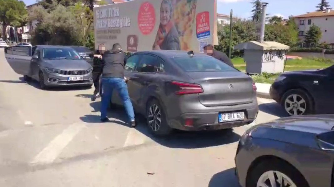 aa-20250510-37902408-37902397-mitten-sahte-baz-istasyonu-kuran-siber-casusluk-agina-operasyon