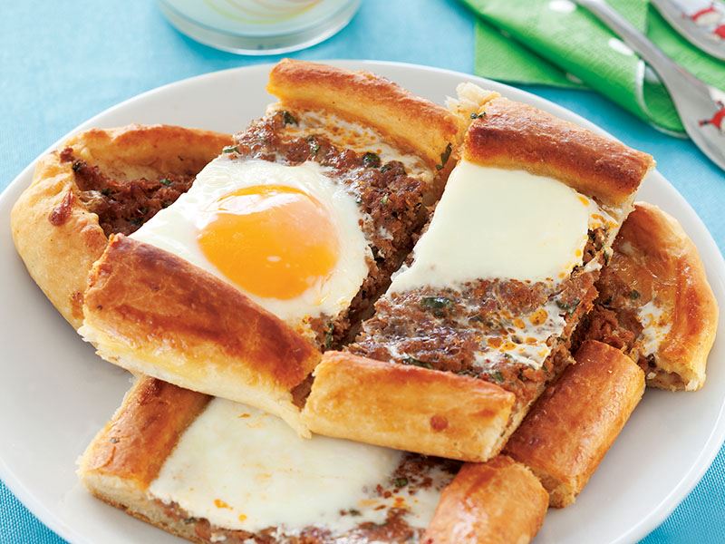yumurtali-ve-kiymali-pide-427efe19-1826-405a-aad4-661630bd4a18.jpg
