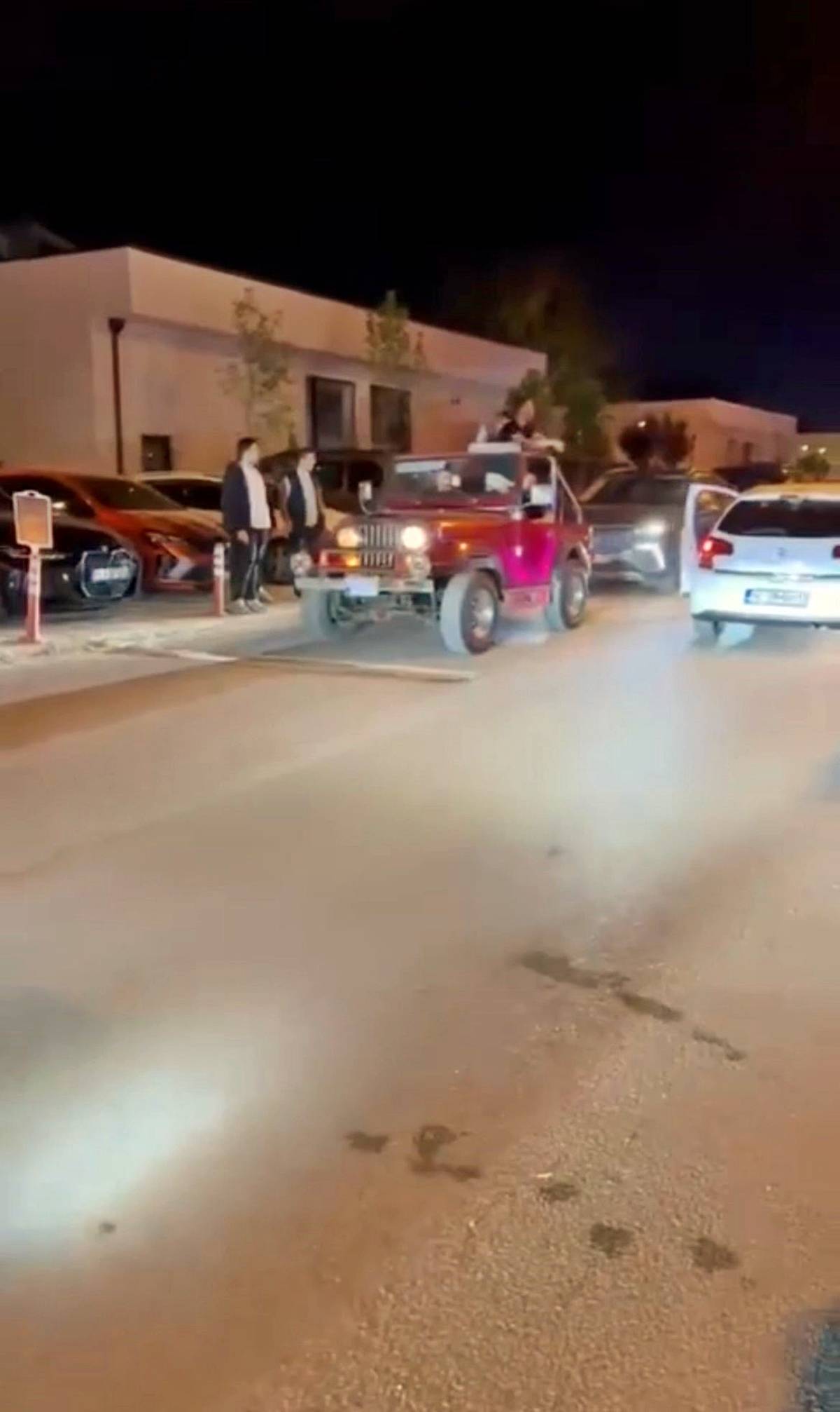 arabada-yuksek-sesle-muzik-dinlemenin-cezasi-ne-kadar-yasak-mi-5.jpg