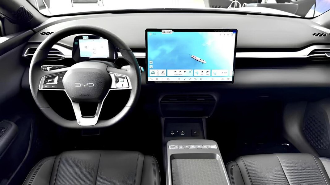 devrim-gibi-geliyor-byd-e7-egea-fiyatinin-ucte-birine-tesla-boyutlarinda-elektrikli-sedan-turkiyede-piyasayi-sallayacak-2.jpeg