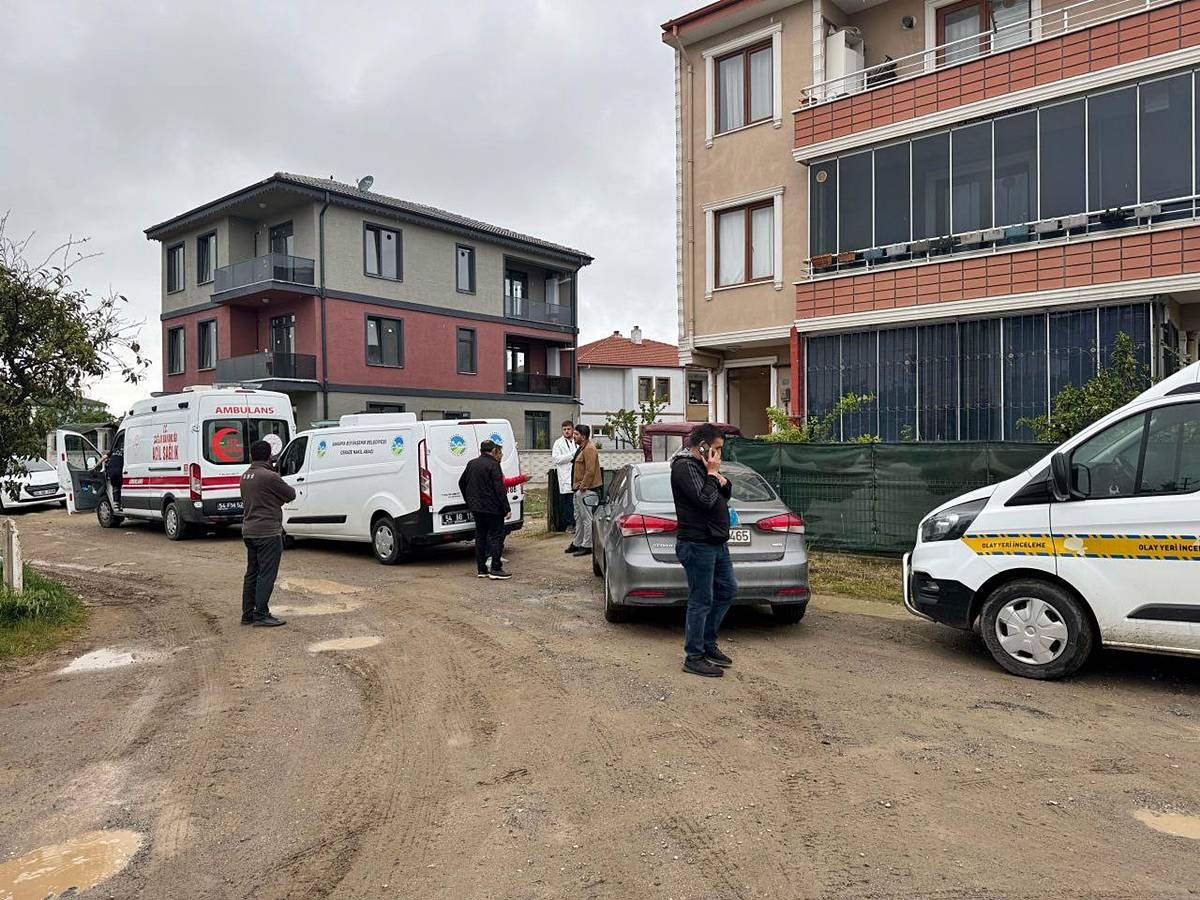 oyuncu-ahmet-firat-kimdir-hangi-dizilerde-filmlerde-oynadi-2.jpg