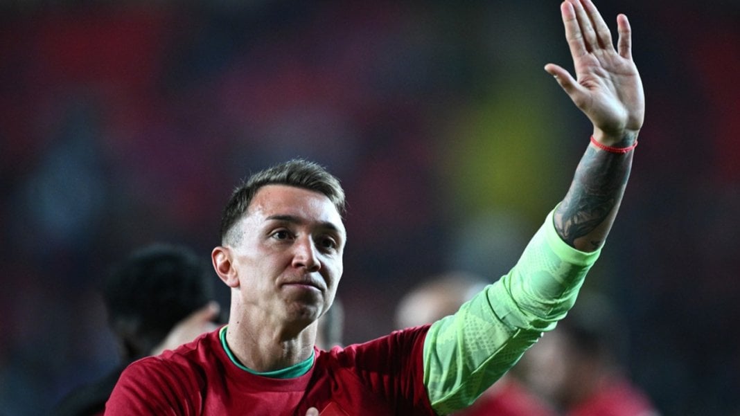 fernando-muslera-penaltidan-atti-turk-futbol-tarihine-gecti-ieln.jpg