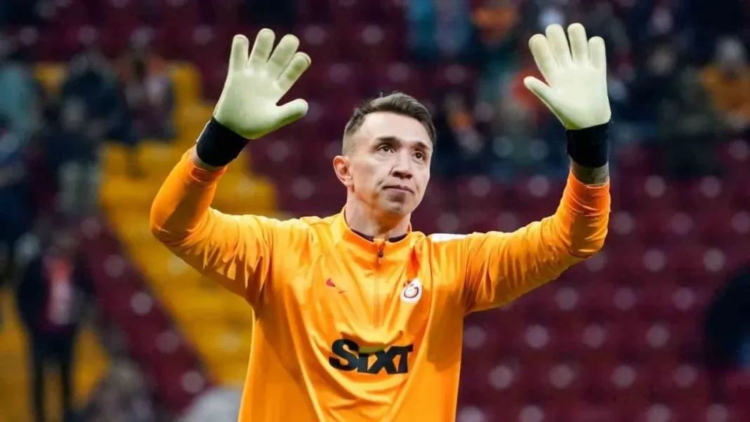 fernando-muslera-5-kez-dalya-diyecek-jpg.webp