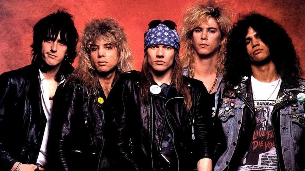 guns-n-roses-istanbul-konseri-oncesi-turk-lezzetlerini-secti-iste-kulis-listesi-1.jpeg