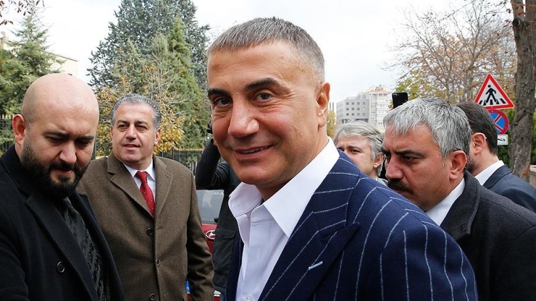 ve-sedat-peker-sessizligini-bozdu-3-kisiyi-asla-affetmeyecegim-turkiyeye-ne-zaman-donecek-1.jpg