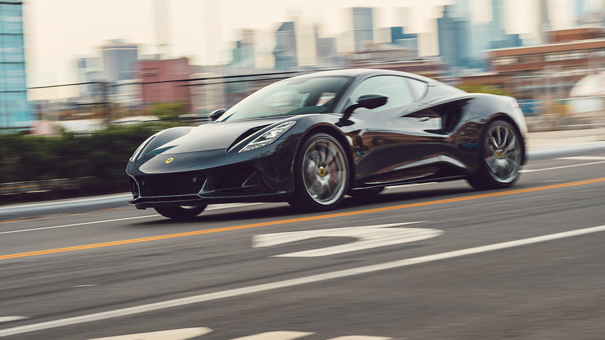 lotus-emira-abd-pazari.jpg
