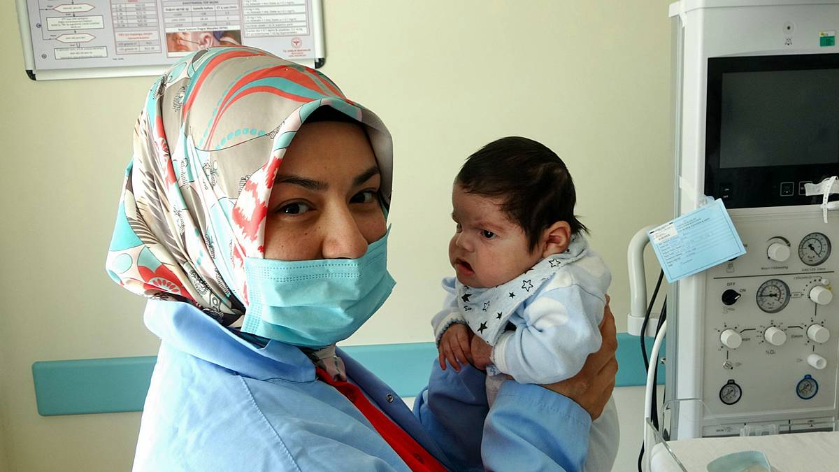 yeni-dogan-bebekte-tumor-olur-mu-bebekte-tumor-nasil-tedavi-edilir-7.jpg
