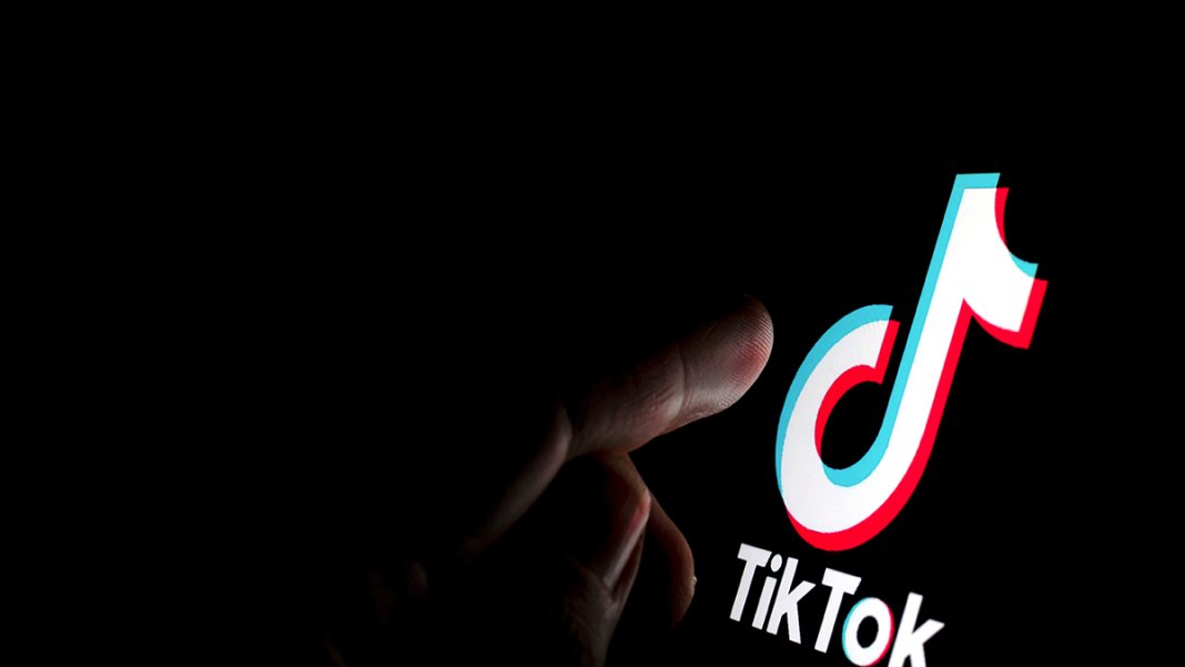 tiktokta-skandal-kardelen-isimli-fenomenin-videolari-sosyal-medyayi-ayaga-kaldirdi-1.jpg