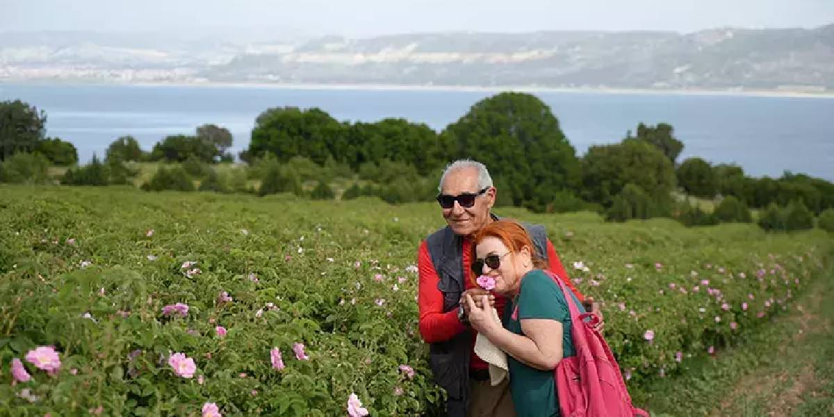 burdurda-gul-hasadina-akin-2