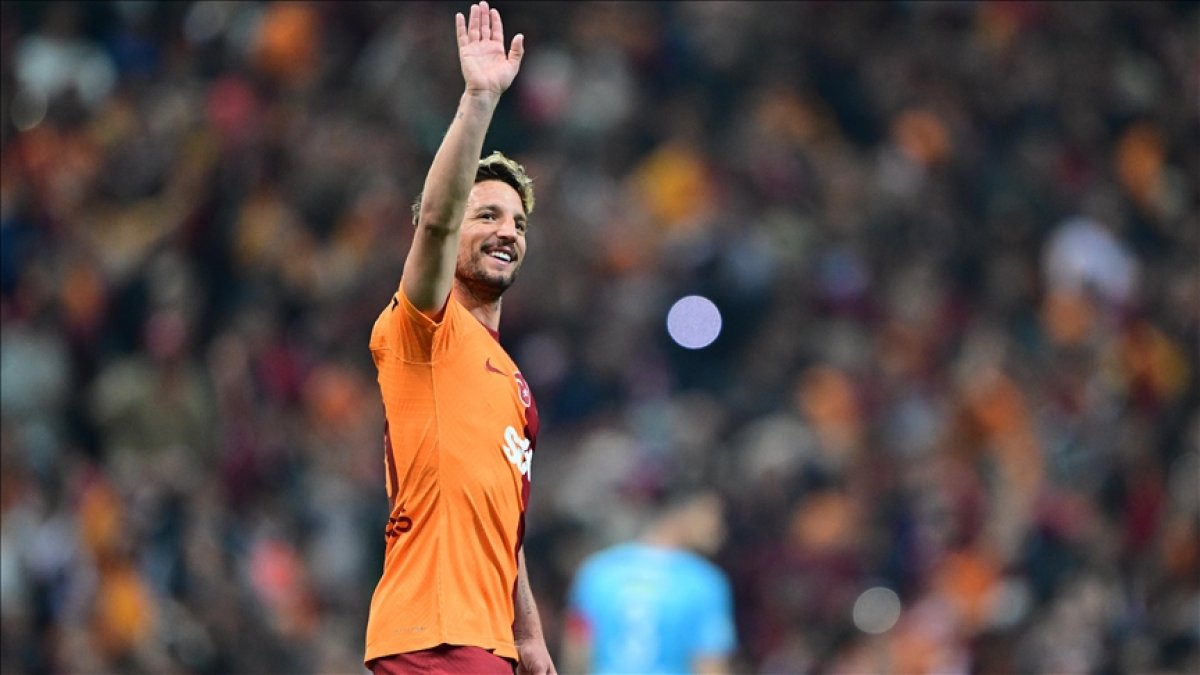 galatasaraydan-flas-transfer-iddiasi-mertensin-yerine-super-yildiz-gundemde-1-002