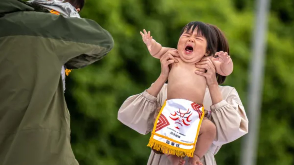 japonyada-aglayan-bebek-sumo-festivali-duzenlendi-3aff1119