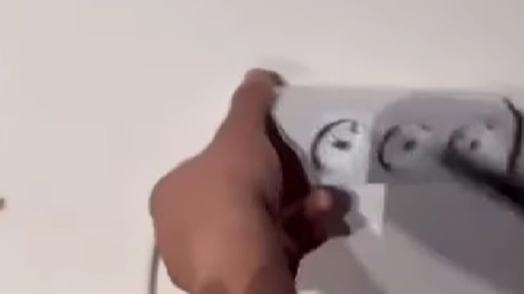 ogrenci-dostu-diye-tanitti-casus-kamerayla-kiz-ogrencileri-gizlice-kaydetti-2-001