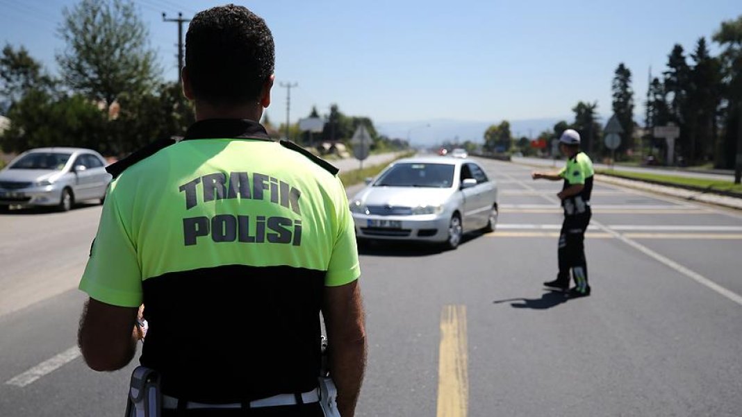 ehliyetiniz-gidebilir-cebiniz-yanabilir-yeni-trafik-cezalari-tbmmden-gecti-7