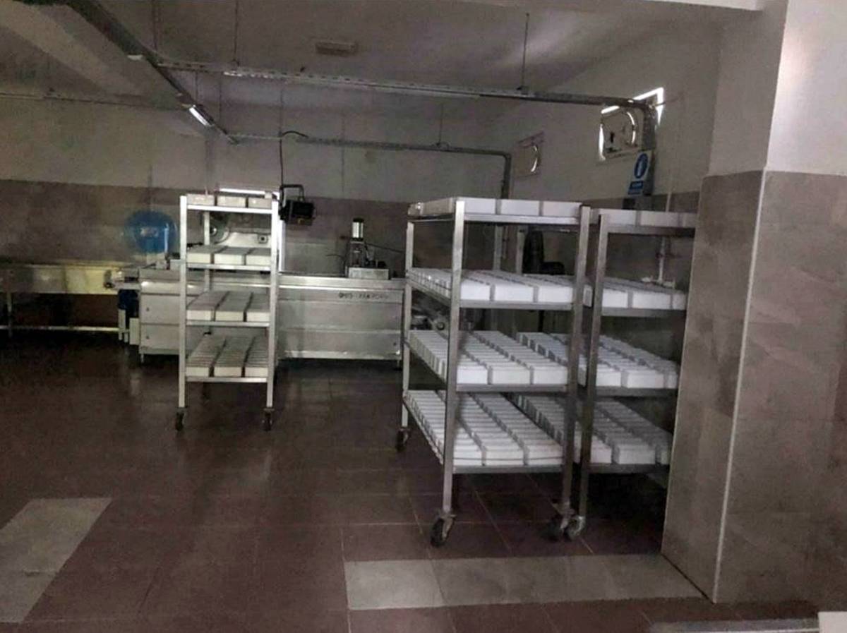 sahte-kasar-peyniri-gunu-gecmis-bozuk-kasar-peyniri-nasil-anlasilir-4