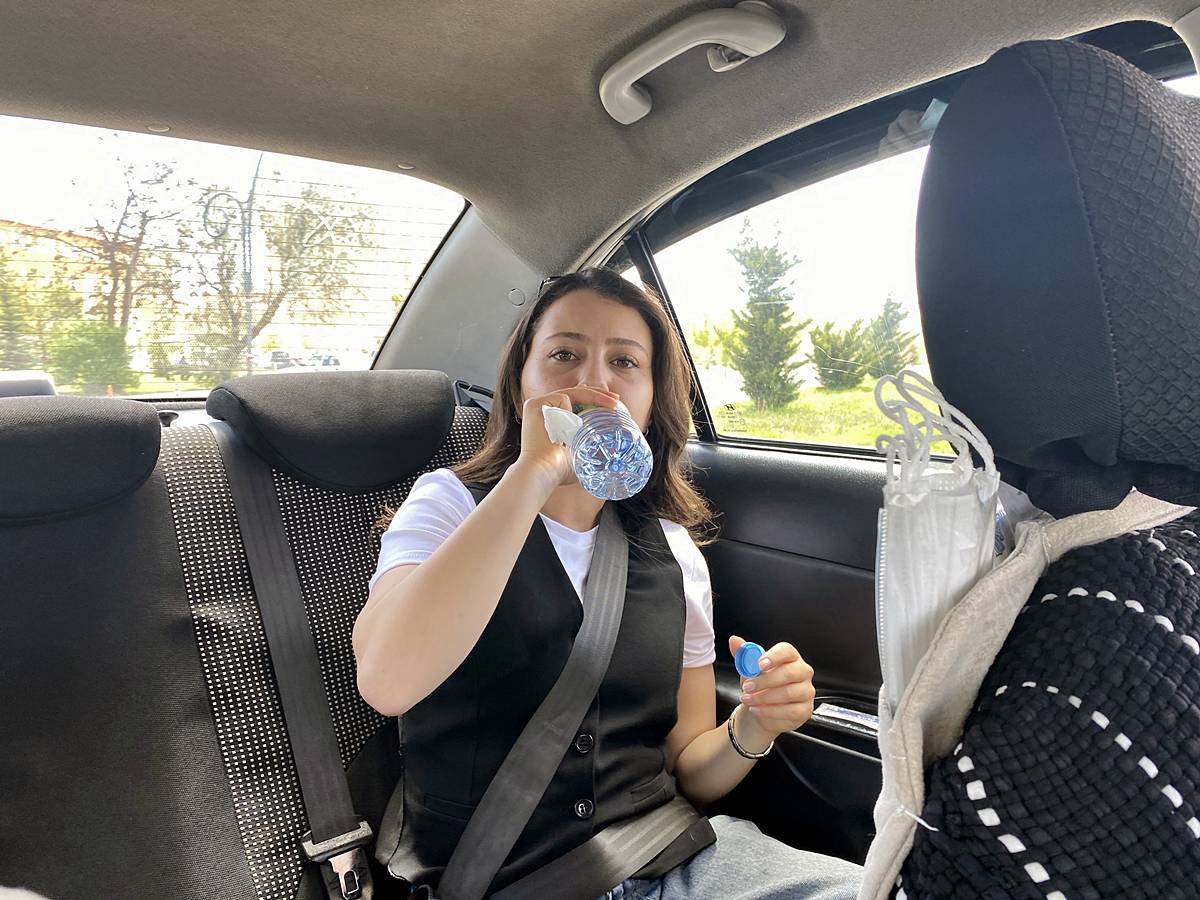 sivasta-musterilerine-hijyen-paketi-sunan-taksici-mehmet-kara-8