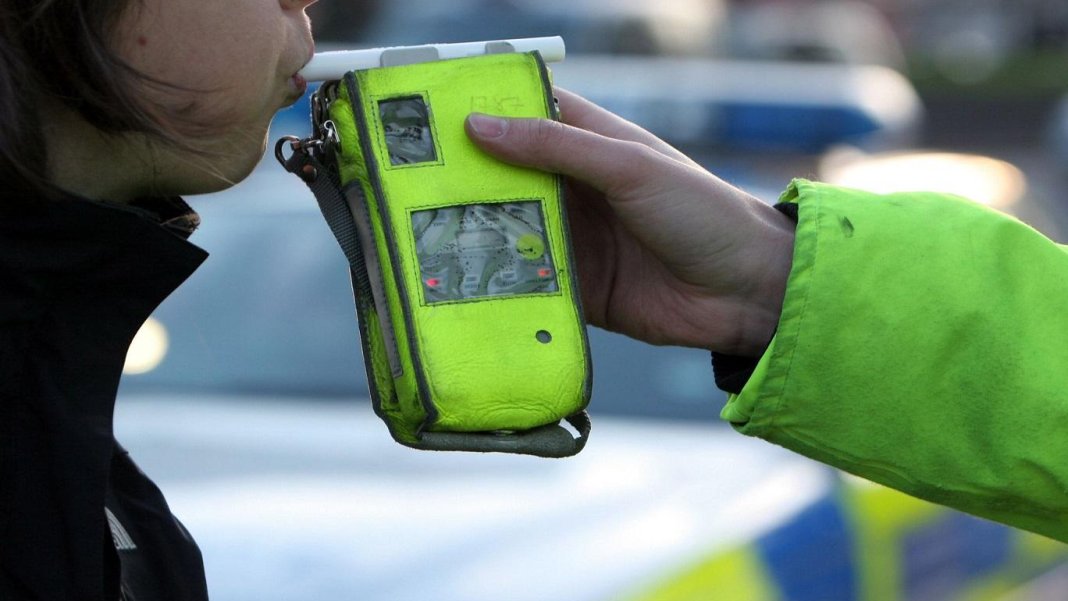 kanimda-alkol-yoktu-dedi-ceza-yedi-aym-son-noktayi-koydu-alkolmetreyi-uflemeyen-yandi-1