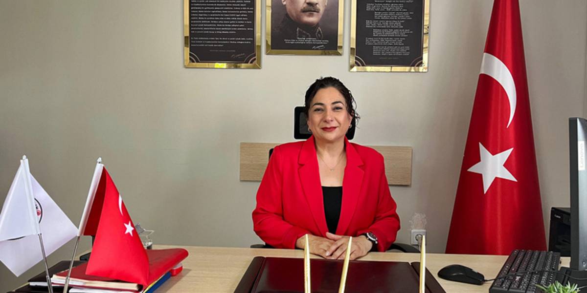 yunus-emre-mahallesi-muhtari-halenur-tombul-ogulmus