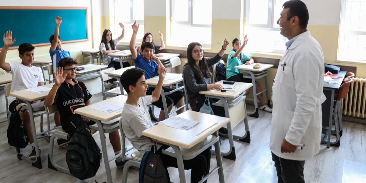 arefe-gunu-okul-var-mi