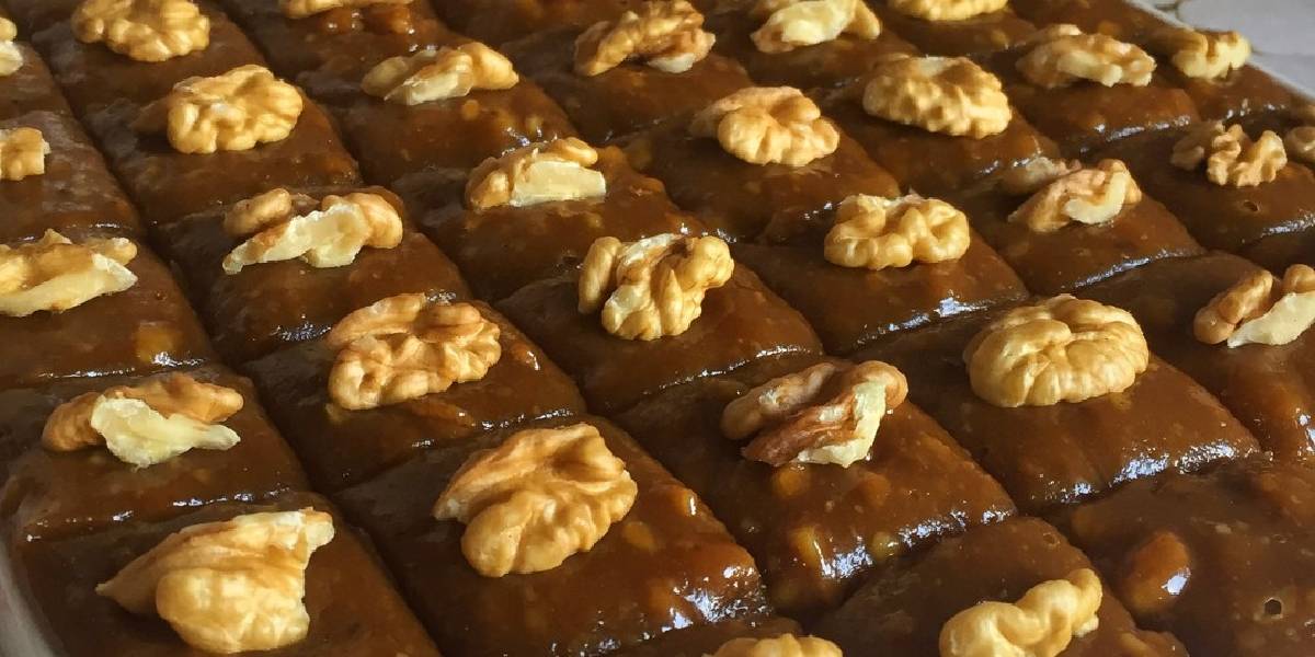 pekmezli-un-helvasi-tarifi-1