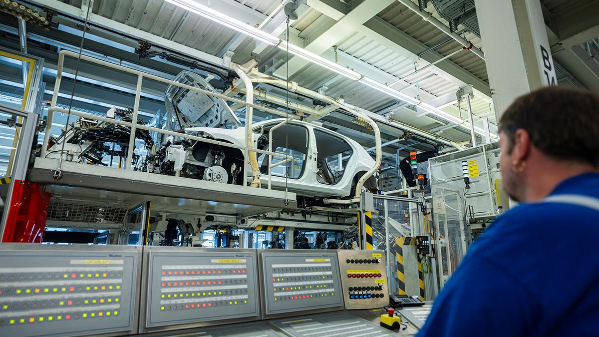 vw-wolfsburg-fabrika-golf-uretim