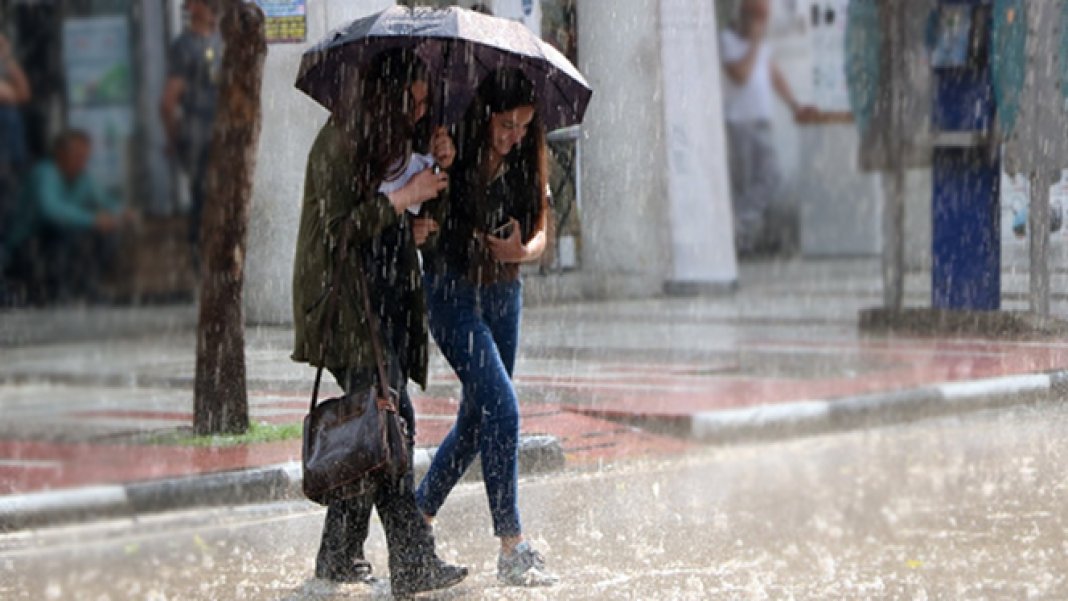 saganak-yagis-geliyor-meteorolojiden-9-il-icin-uyari-1.jpg