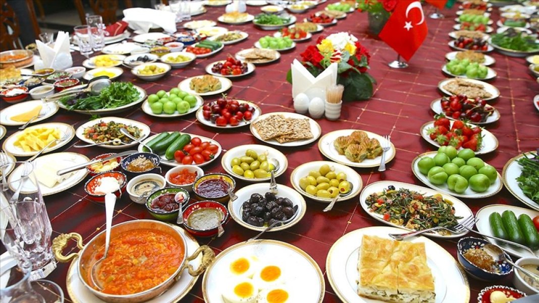 tahtini-kimse-alamadi-taste-atlas-acikladi-iste-dunyanin-en-iyi-kahvaltisi-bu-gurur-turkiyenin-1