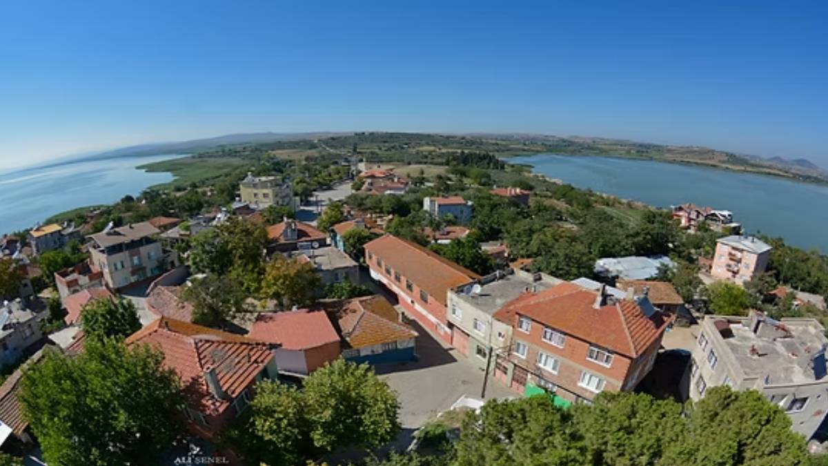 burasi-ne-izmir-ne-de-mugla-300-kisilik-bir-doga-harikasi-bu-koyden-turkiyede-bir-tane-daha-yok.jpg