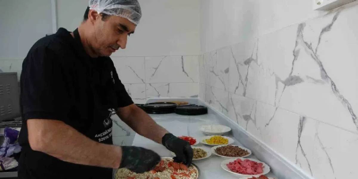 malatyada-uretilen-ince-hamurlu-pizzalar-buyuk-ilgi-goruyor-1.jpg