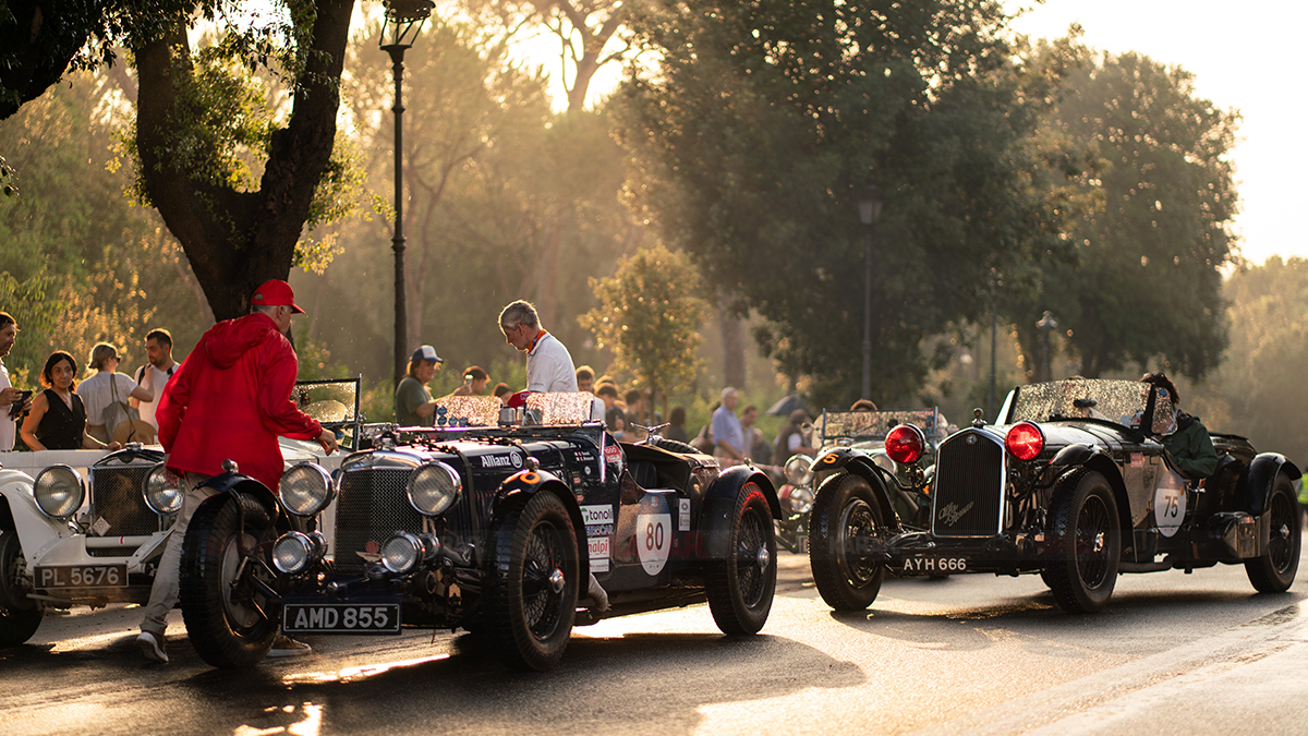 1000-miglia-klasikler-poz.jpg