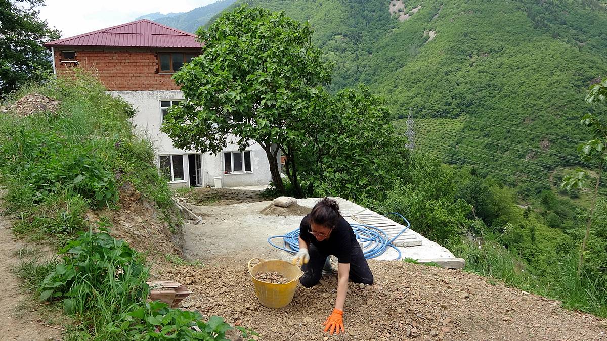 kismet-ekim-tekinbas-kimdir-kac-yasinda-nereli-hangi-dizilerde-filmlerde-oynadi-1.jpg