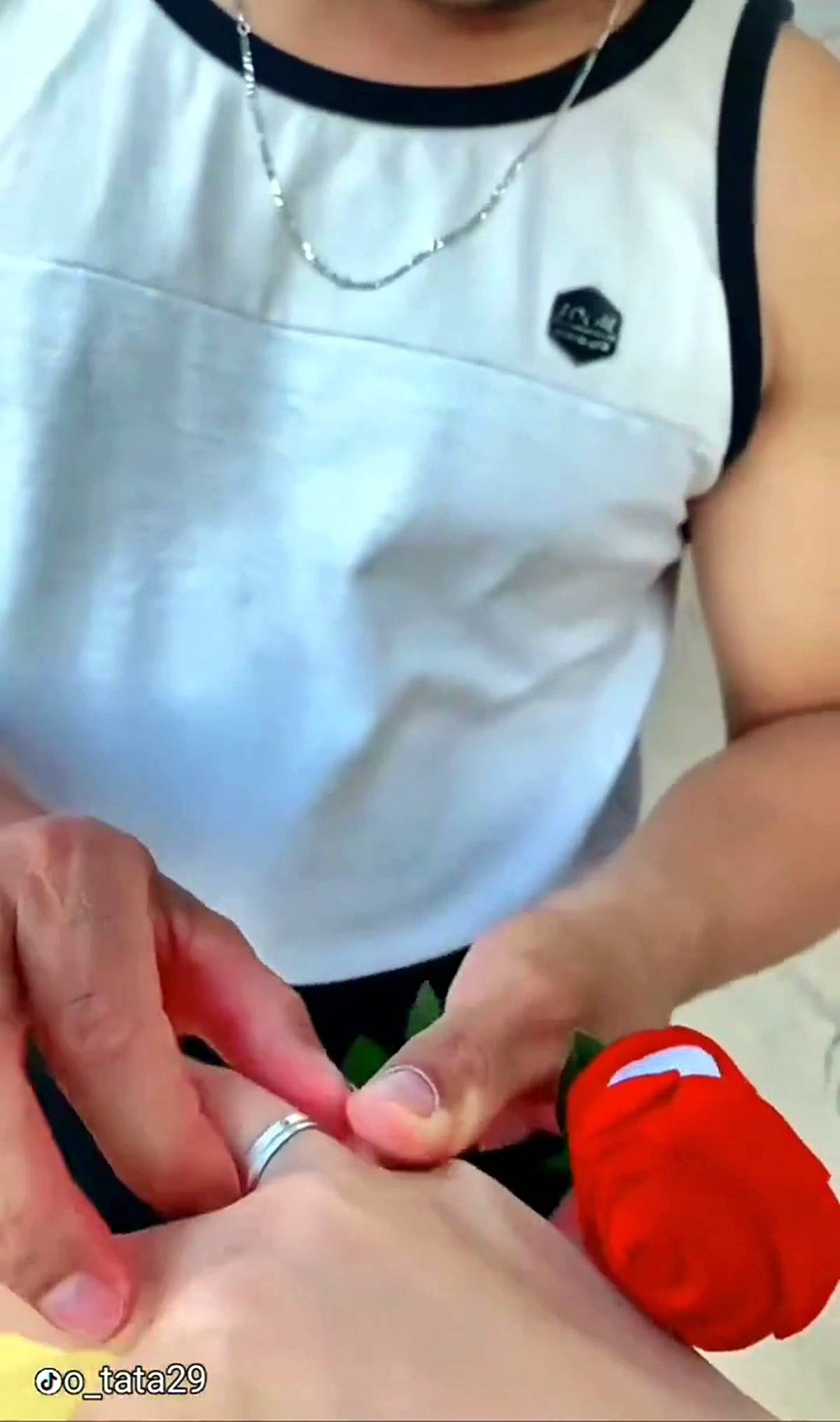 otobuste-ask-videosu-15