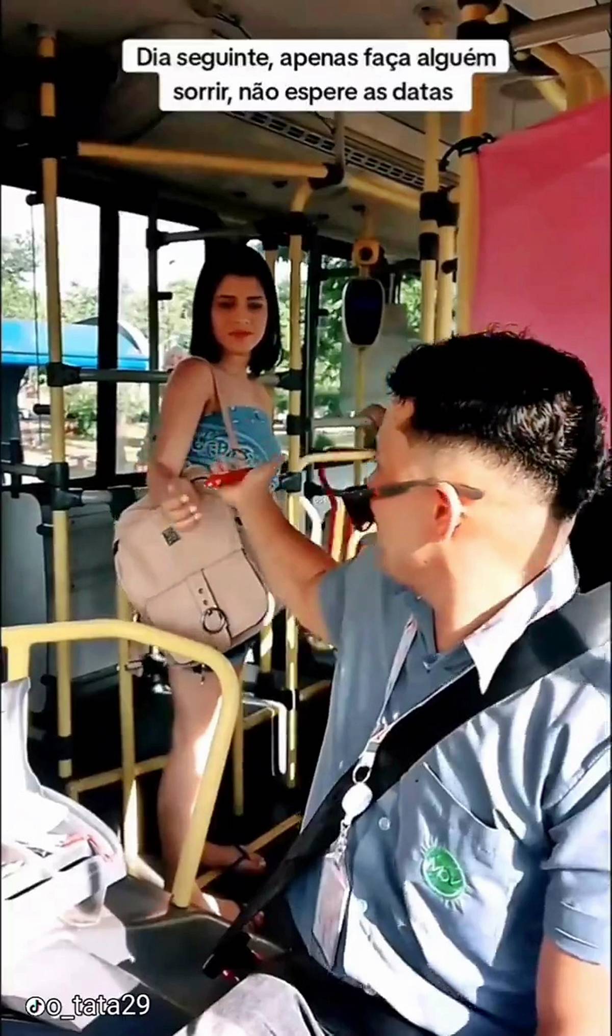 otobuste-ask-videosu-3