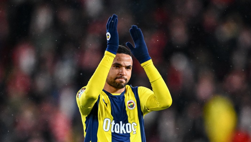 rekor-teklif-gelmisti-en-nesryrinin-fenerbahcedeki-gelecegi-belli-oldu-1732907179592