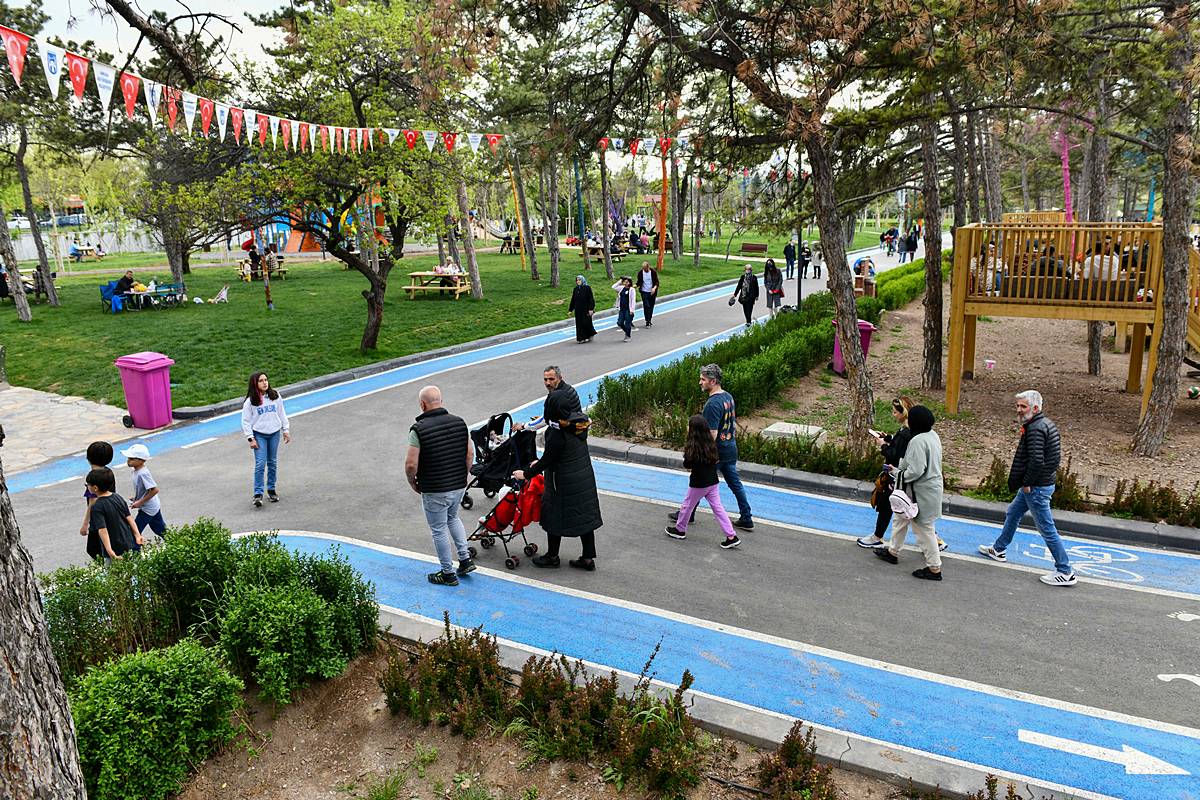 ankara-yenimahalle-gazi-park-tostmatik-5