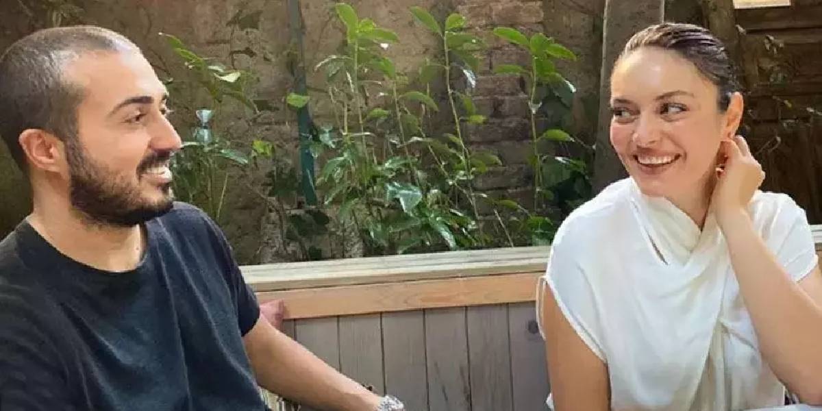 ezgi-mola-ve-mustafa-aksakalli-1