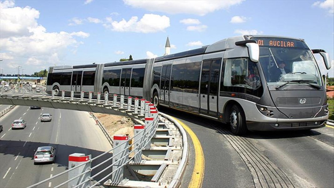 metrobuste-bunu-yapanlar-yandi-artik-1406-tl-cezasi-var-vatandaslar-sikayet-etti-valilik-harekete-gecti-1