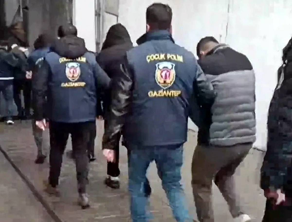 rambo-bicagiyla-aort-damarini-kesip-kalbini-cikardilar-4