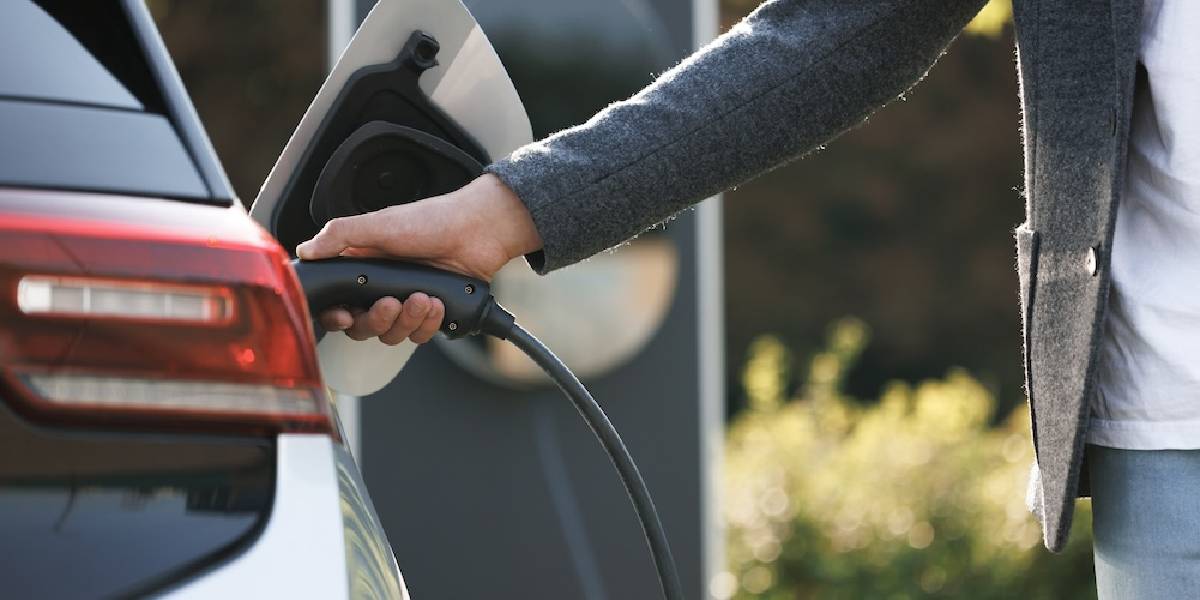 sicak-havalara-en-dayanikli-elektrikli-araclar-1