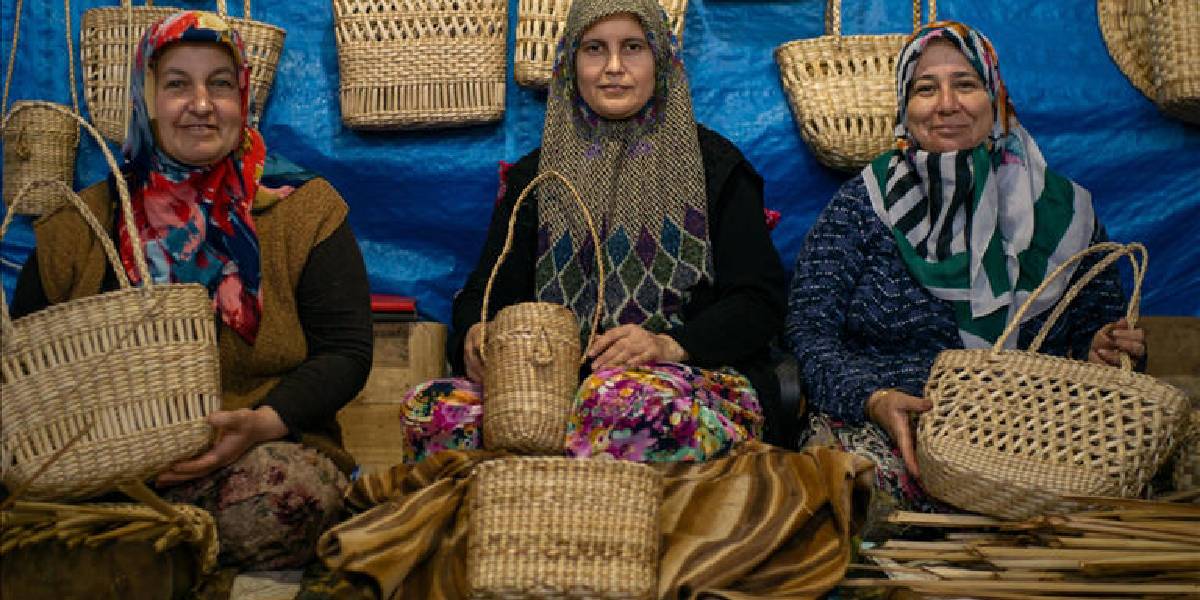 canakkalede-kadinlar-3